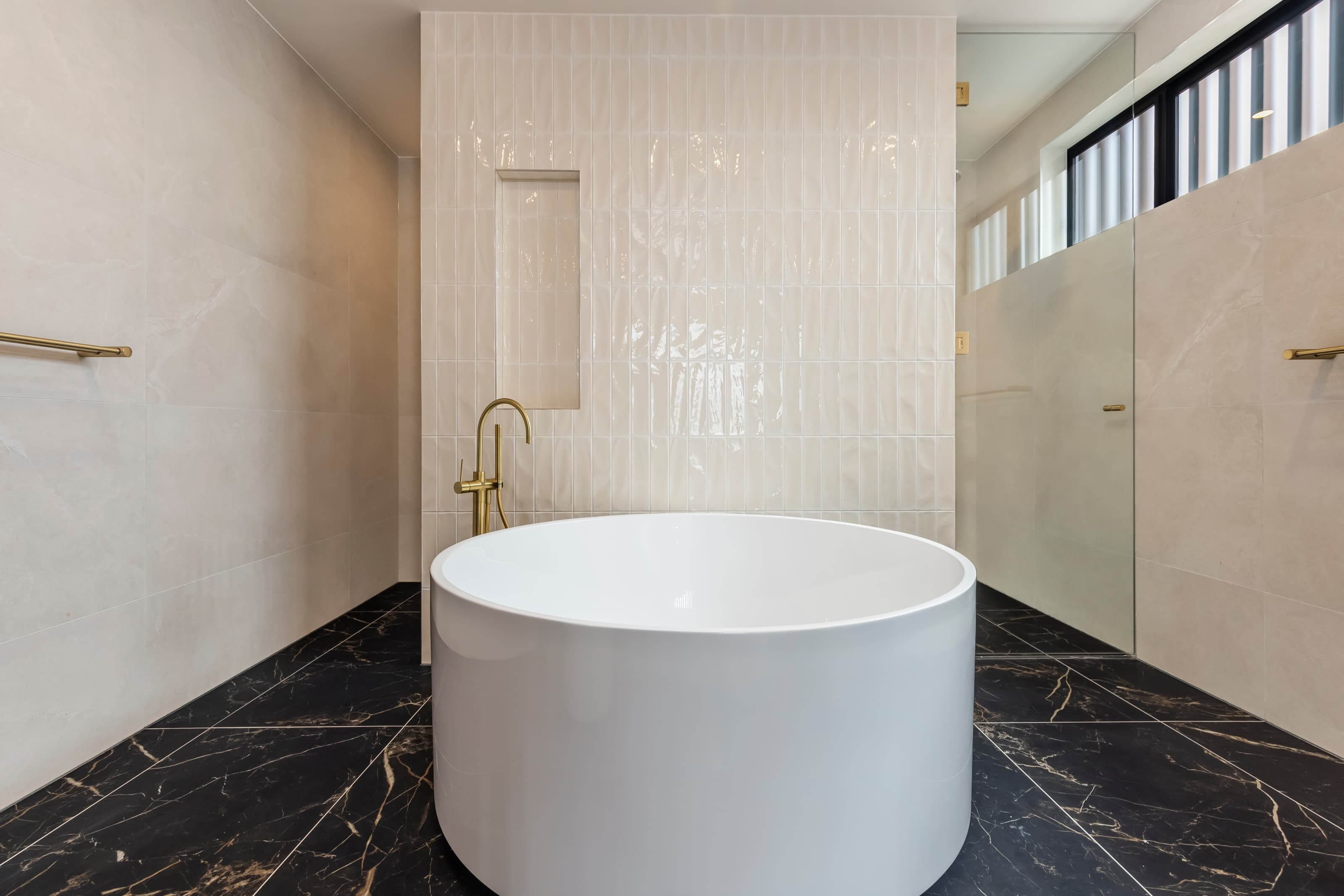 6 Elix Place — Image 2